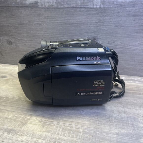 Panasonic Palmcorder Palmsight PV-L659D VHS-C  Camcorder 150x Digital For Parts - Picture 1 of 16